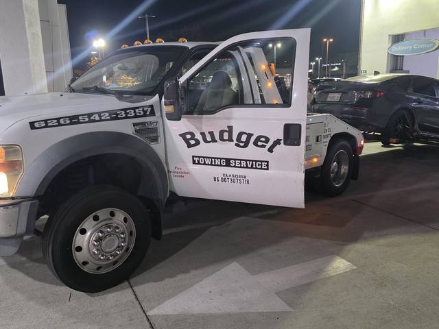 Budget Towing truck on a tow call in the San Gabriel Valley