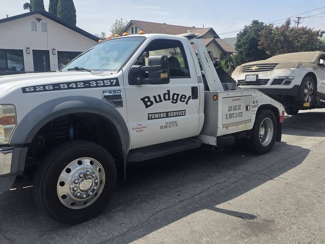 Budget Towing truck on a tow call in the San Gabriel Valley