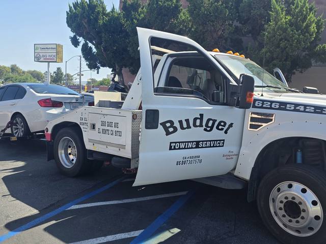Budget Towing truck on a tow call in the San Gabriel Valley