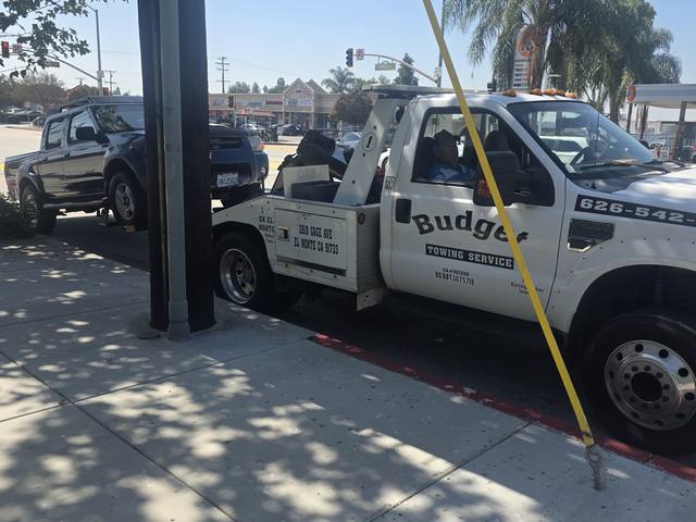 Budget Towing truck on a tow call in the San Gabriel Valley